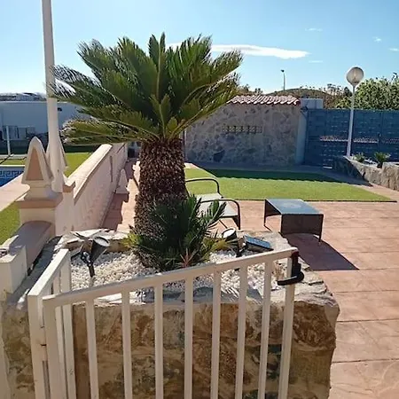 Casa De Verano Con Piscina Holiday home