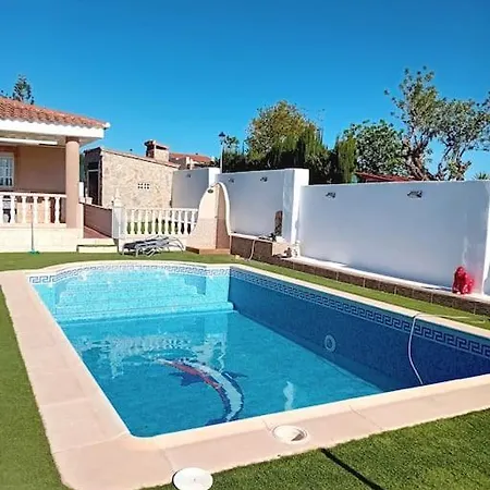 Holiday home Casa De Verano Con Piscina Montroy