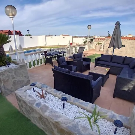 Casa De Verano Con Piscina Holiday home